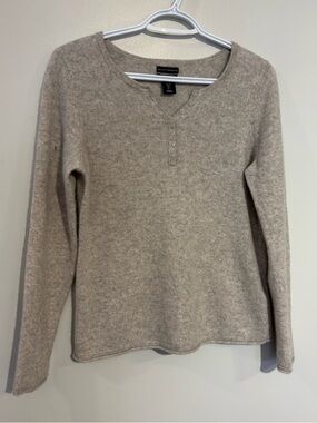 Mercer & Madison Cashmere sweater